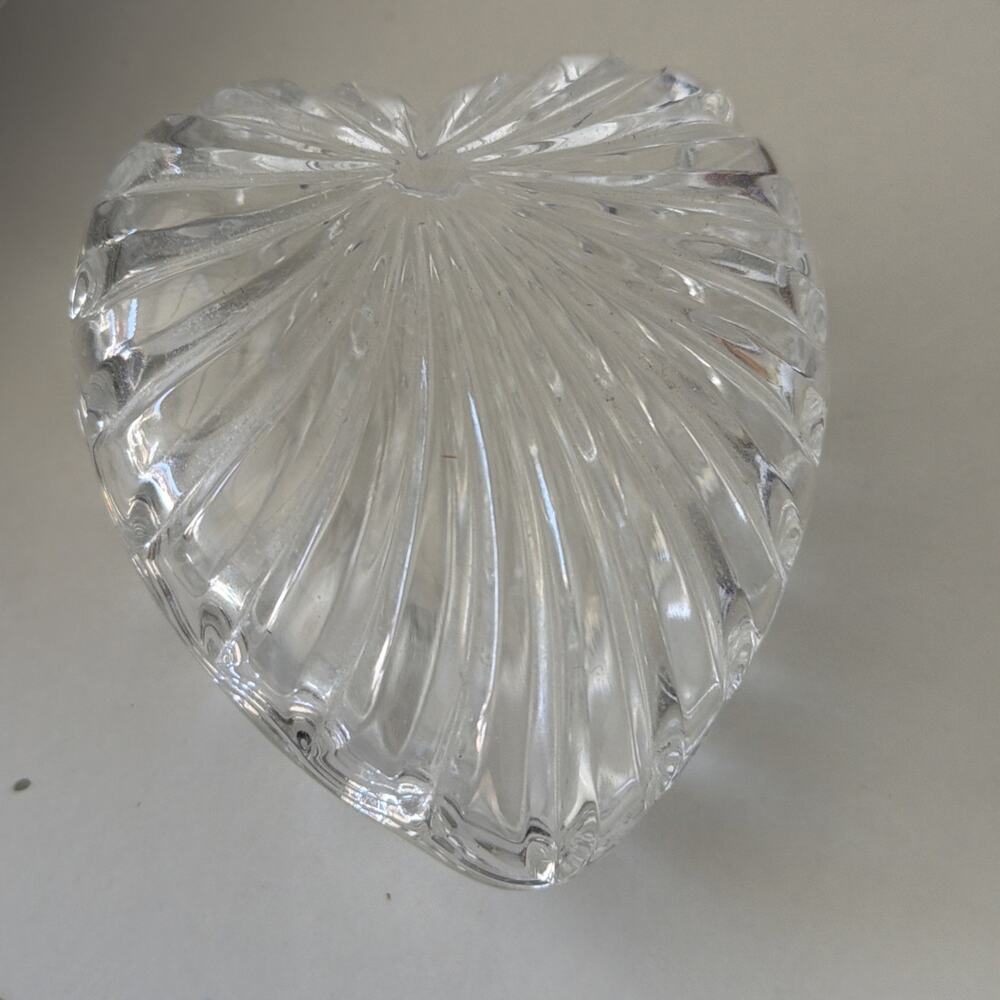 RCR Made In Italy Clear Lead Crystal Heart Shaped Trinket Box Excellent Look‎